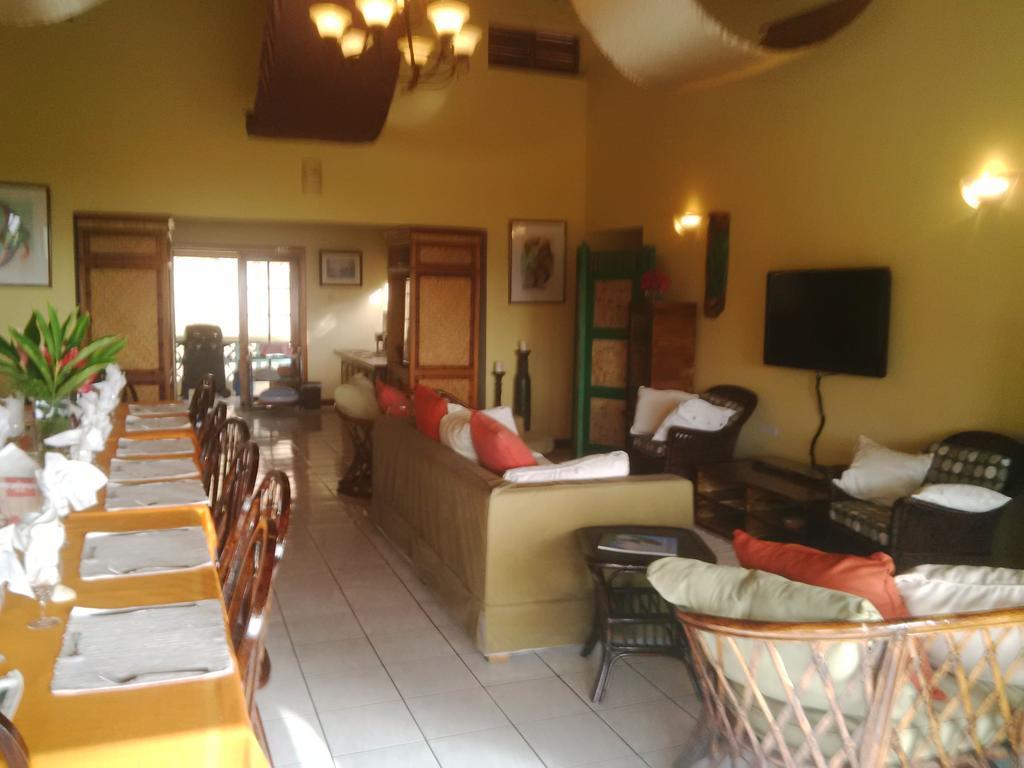 Villa Capri Cap Estate Room photo